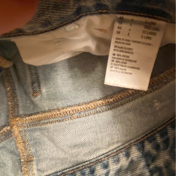 Light wash Mom jeans - Picture 3 of 5